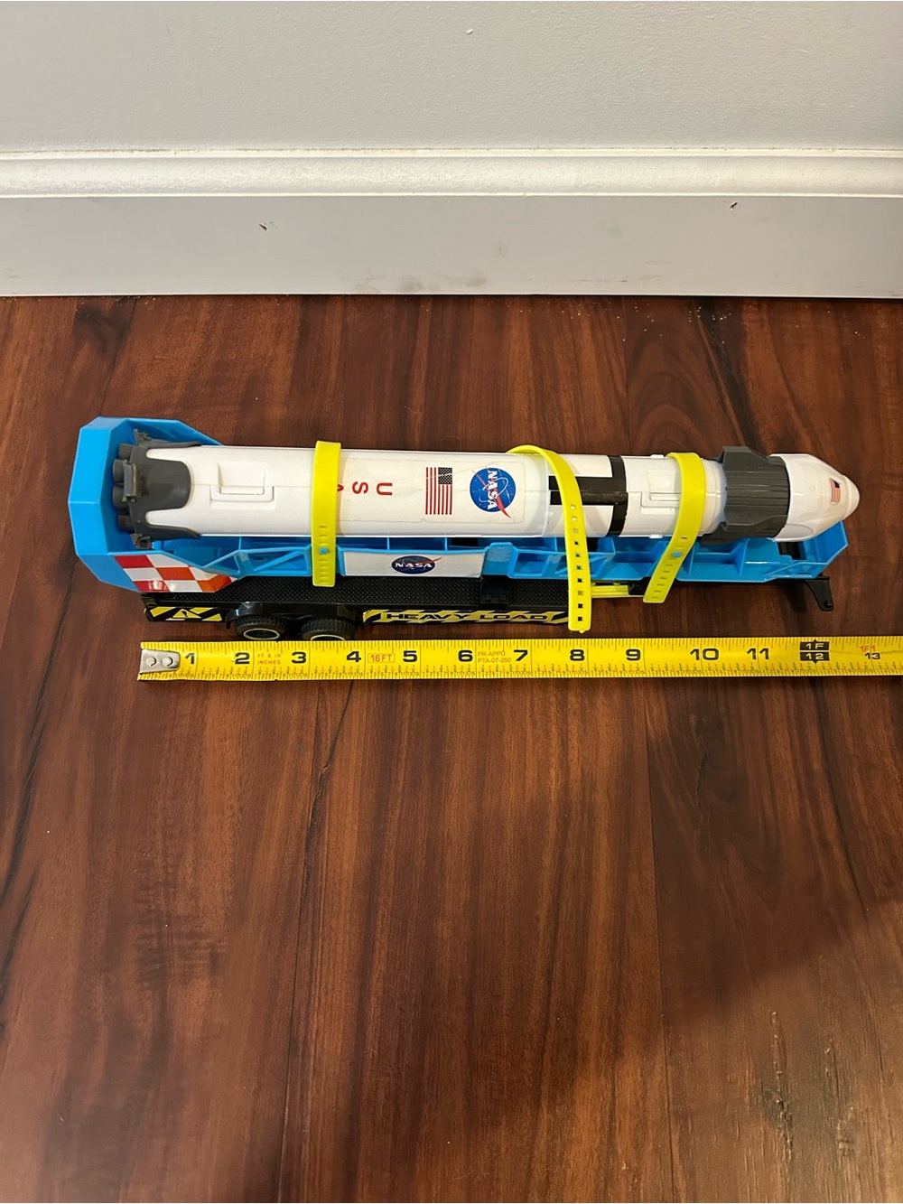 Daron Space Adventure Truck Trailer NASA USA Rocket Transporter “Read” - Picture 6 of 10